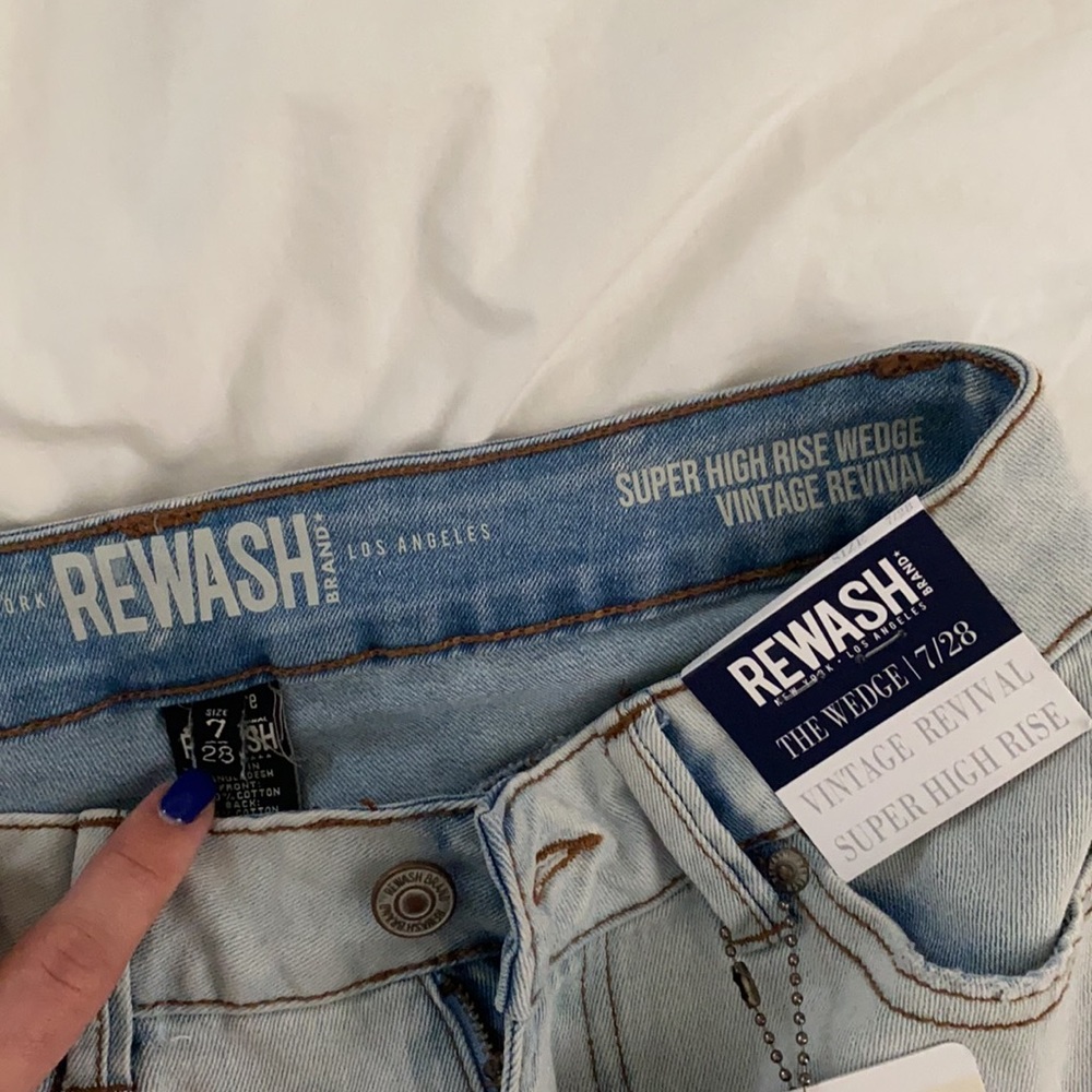Rehash Brand women’s jean shorts - Picture 3 of 3